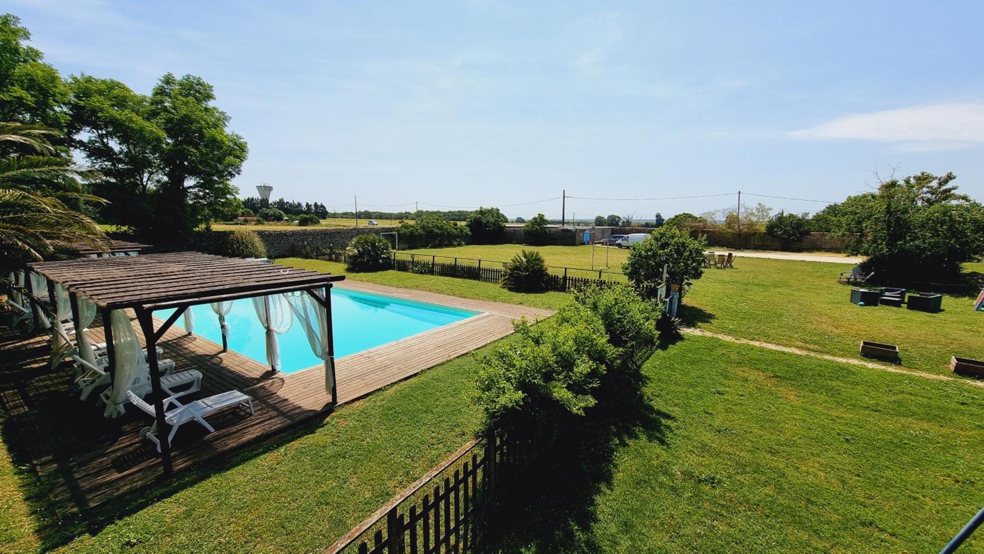 Domaine De Rochebonne Villa Saint-Just-Luzac Bagian luar foto