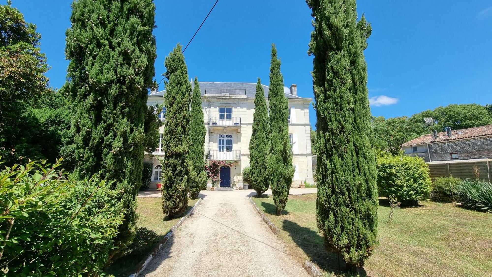 Domaine De Rochebonne Villa Saint-Just-Luzac Bagian luar foto