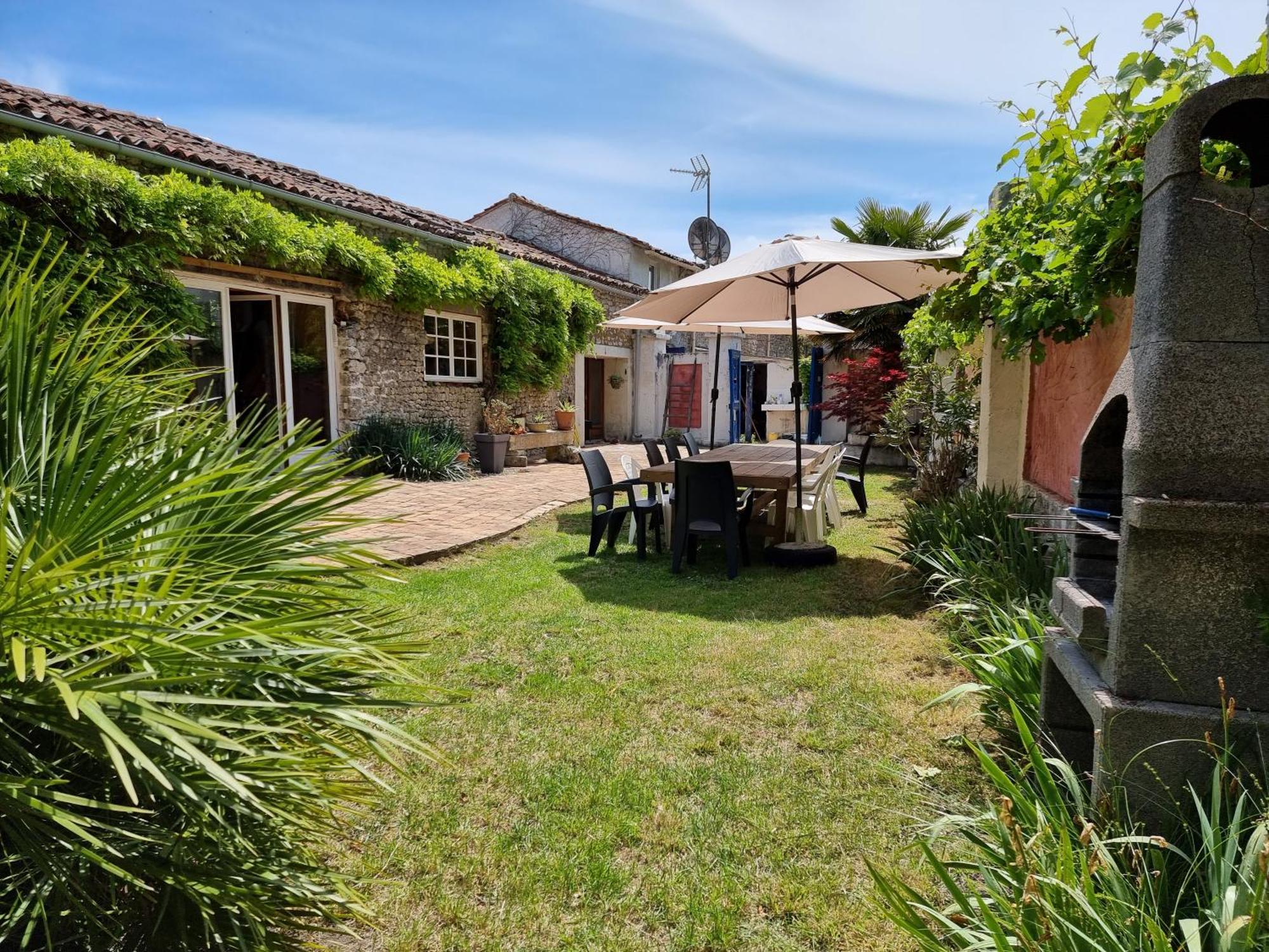 Domaine De Rochebonne Villa Saint-Just-Luzac Bagian luar foto