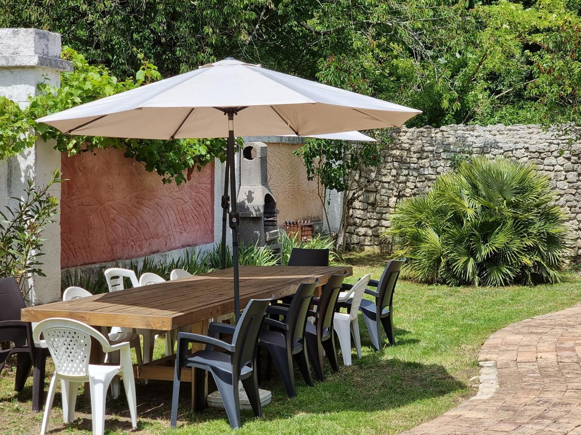 Domaine De Rochebonne Villa Saint-Just-Luzac Bagian luar foto